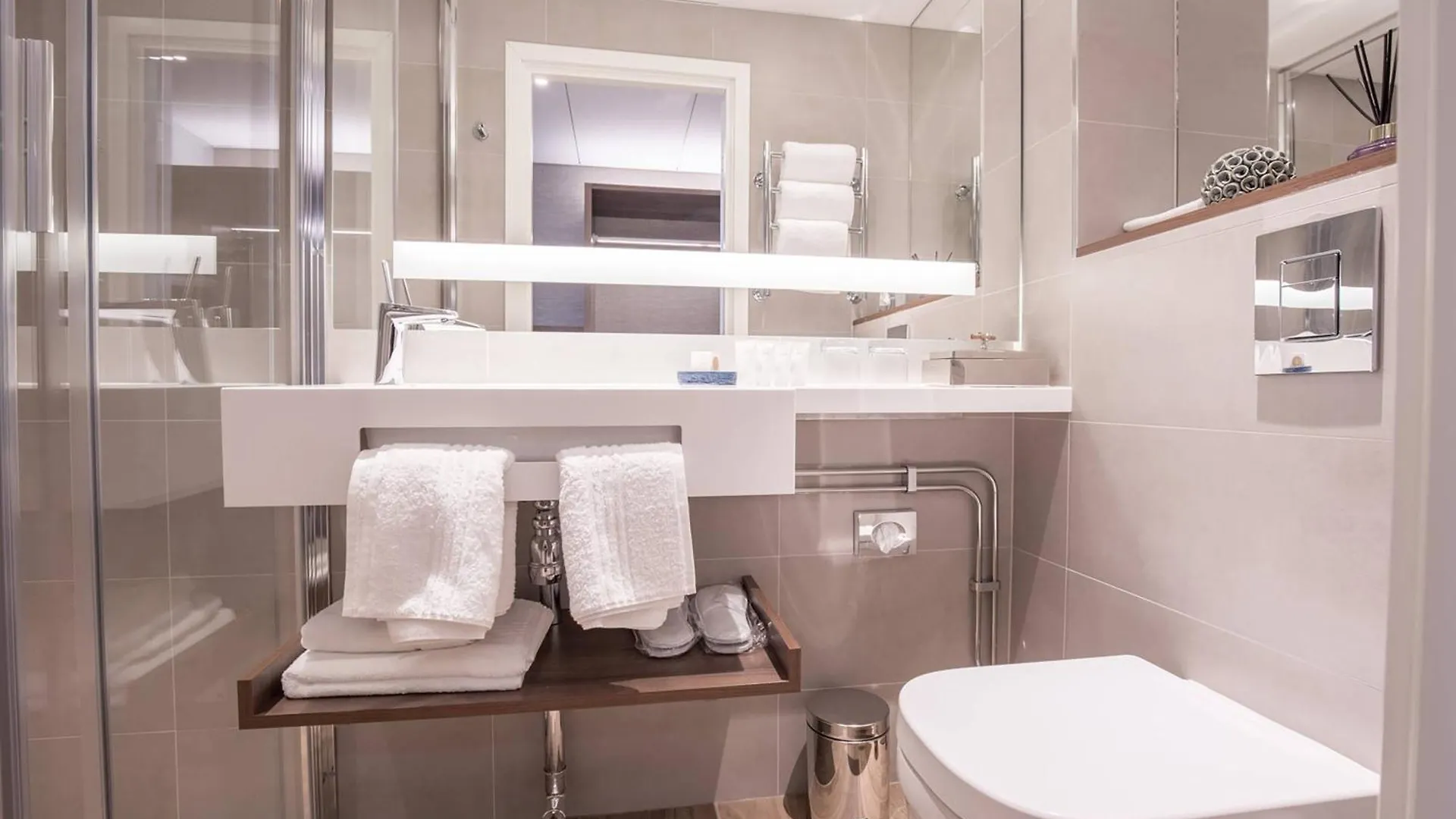 Ac Hotel By Marriott Stockholm Ulriksdal Solna